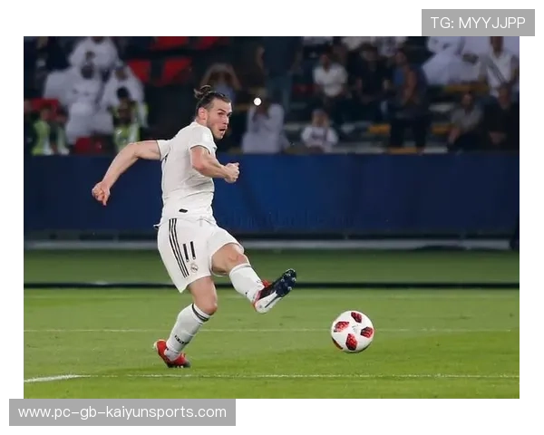 前锋背身停球转身抽射上角夺走胜利荣光